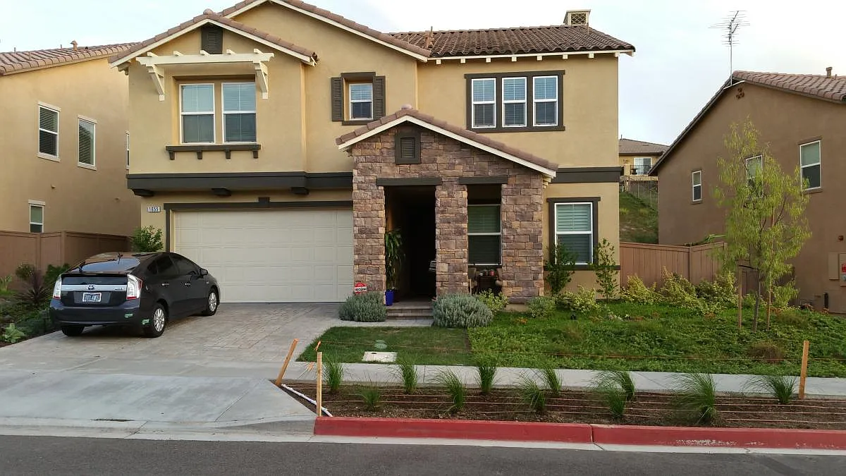 1655 N Las Flores Drive — Photo 1