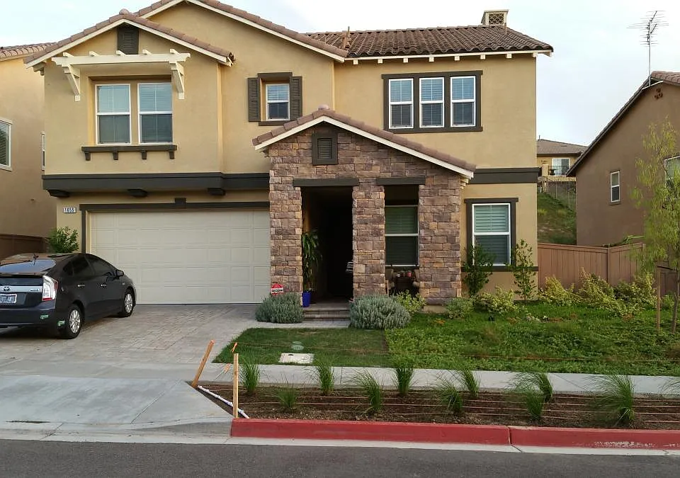1655 N Las Flores Dr