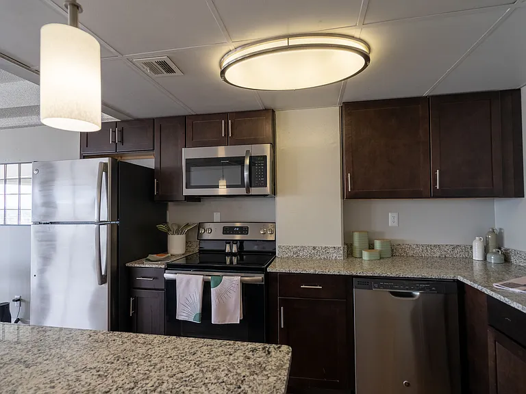 University Club Apartments — Photo 23