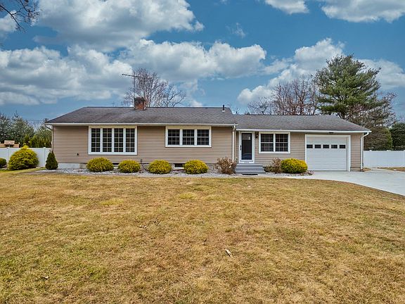 2nd image of 1066 Piper Rd