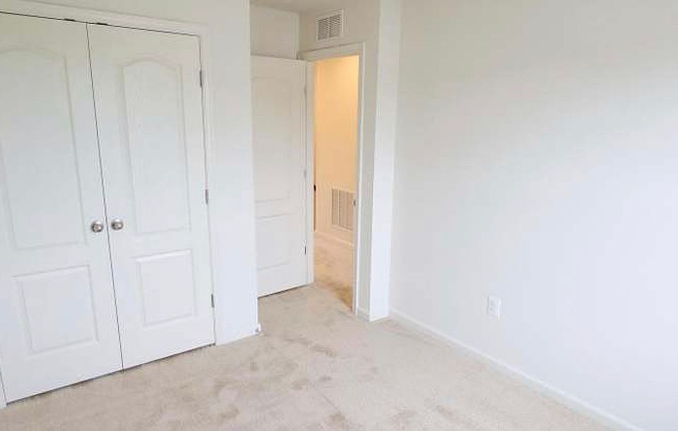 1st image of 3564 Maplewood Ct