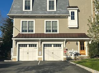 200 W Wayne Ave APT 5, Wayne, PA 19087