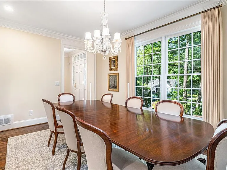 575 Peachtree Battle Ave NW — Photo 9