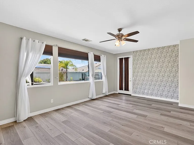 27436 Freedom Ln — Photo 16