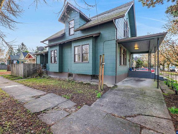 3rd image of 210 19th St SE