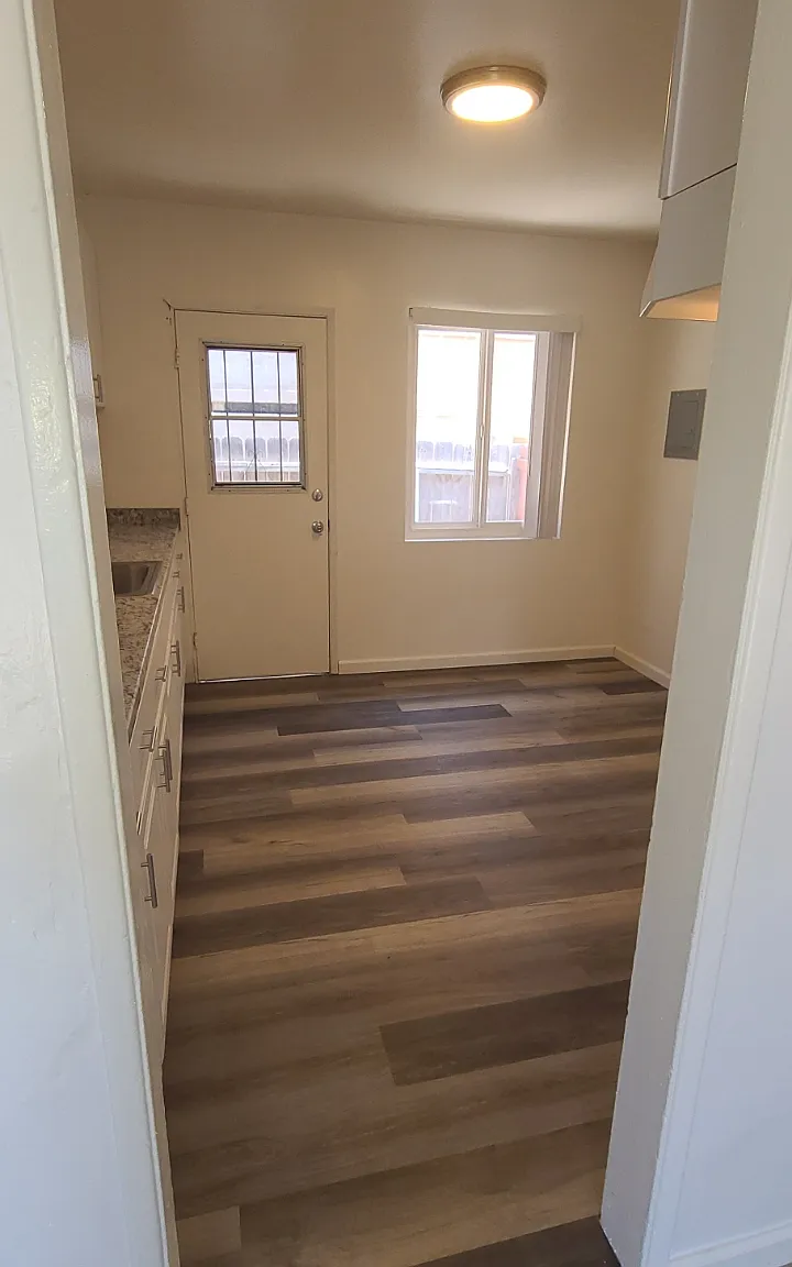 2 bed, 725 sqft, $2,000 — Photo 2