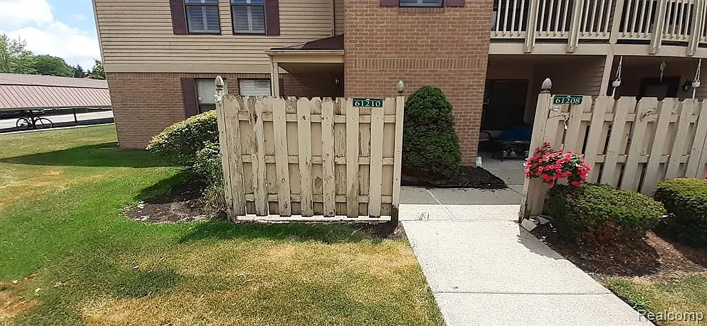 2 bed, 2.0 bath, 1139 sqft, $1,395 — Photo 1