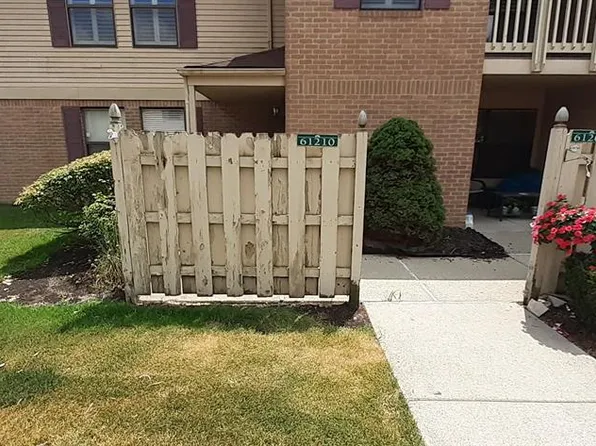 61210 Greenwood Dr #56, South Lyon, MI 48178
