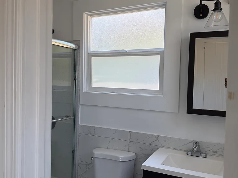 866 Athens Ave — Photo 8
