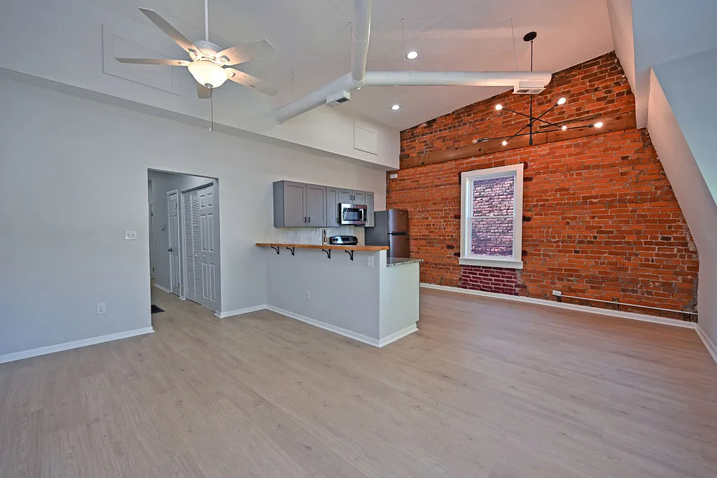 Loft-Inspired 2BR | ~1,200 Sq Ft | Off-Street Parking | East Walnut Hills — Photo 1