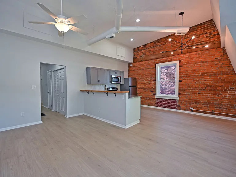 2228 Kemper Ln #3 — Photo 1