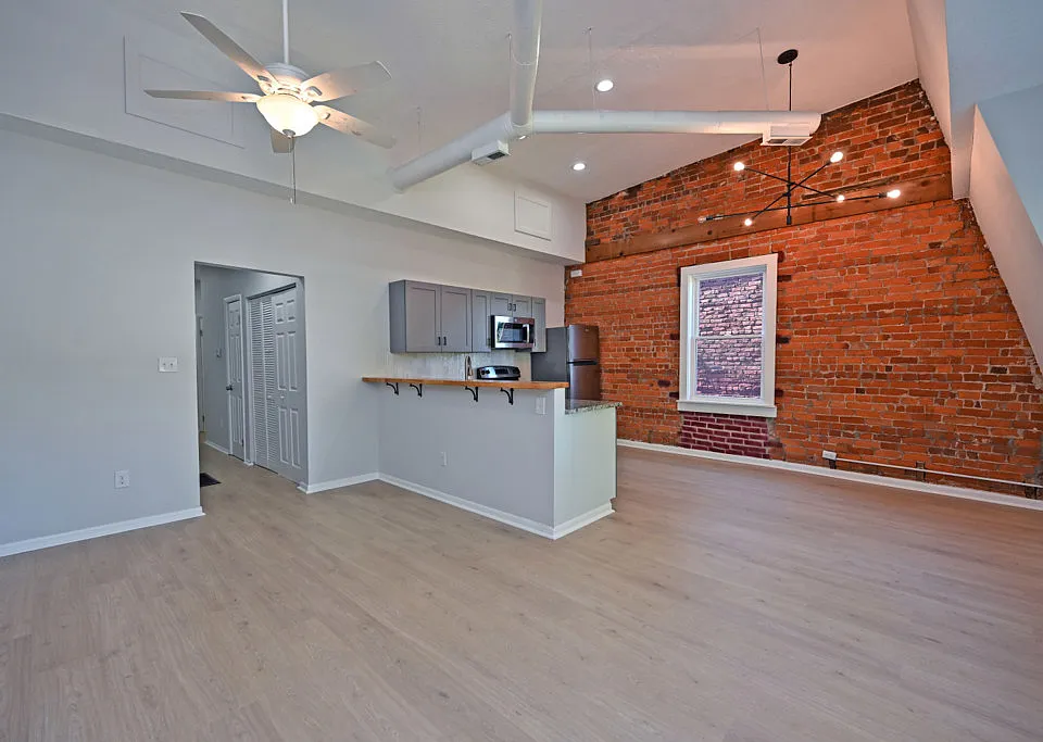 2228 Kemper Ln #3