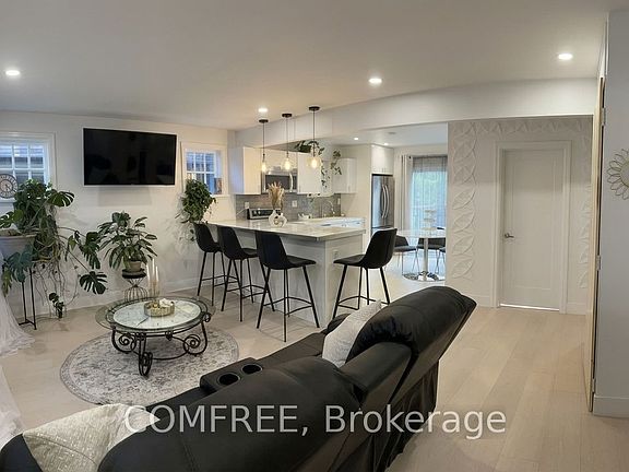 2nd image of 529 Highbury Ave N