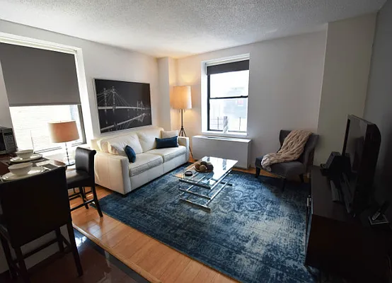 Rented by Global Realty Opportunities | media 13