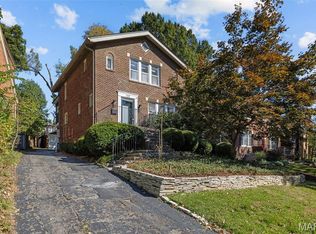 7117 Northmoor Dr, Saint Louis, MO 63105