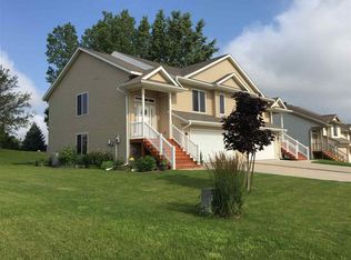 1397 Ozark Rdg, Coralville, IA 52241