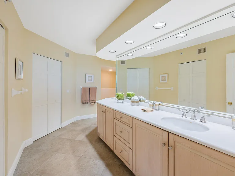 20 Seagate Dr #803 — Photo 25