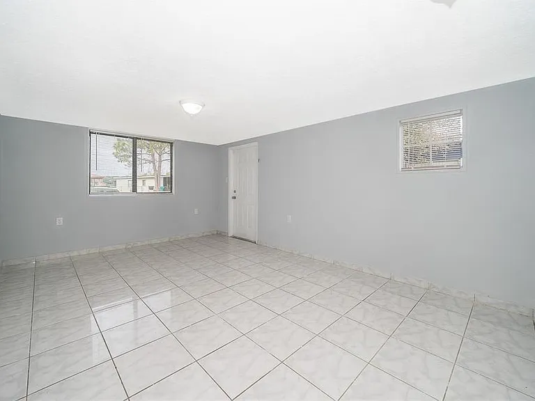 1213 Lawne Blvd — Photo 11