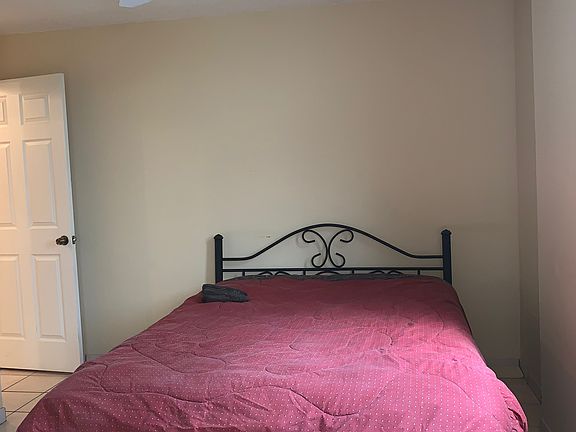 3rd image of 1623 Collins Ave APT 212