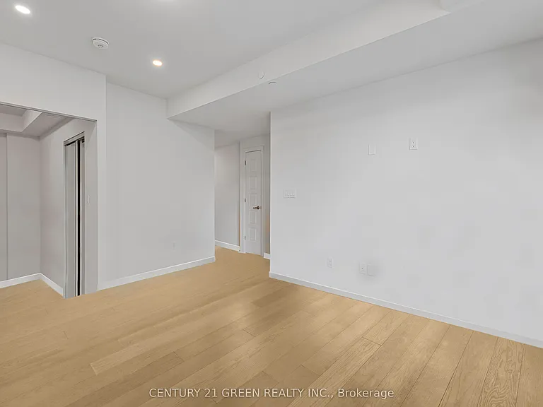 1415 Dundas St E #501 — Photo 12