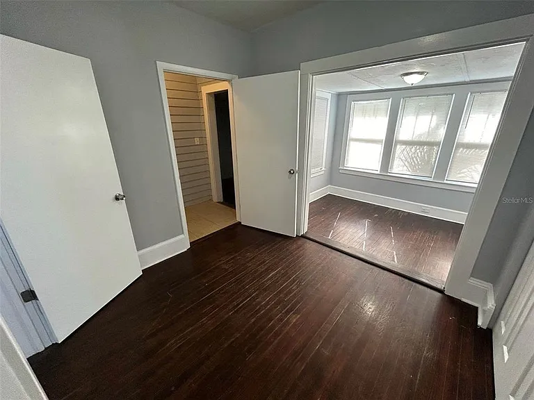 524 Basswood St — Photo 6