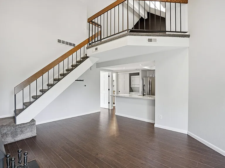 5916 Gunbarrel Ave #F — Photo 8