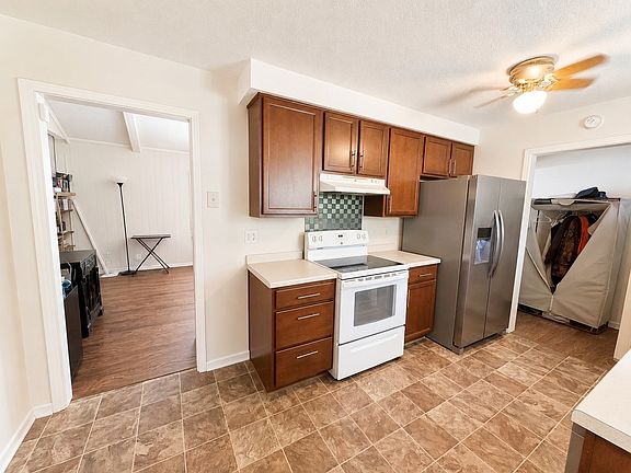 4th image of 312 Andrew Dr