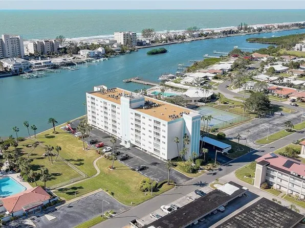 10216 Regal Dr APT 603, Largo, FL 33774