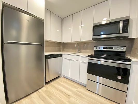 Rented by Compass | media 7