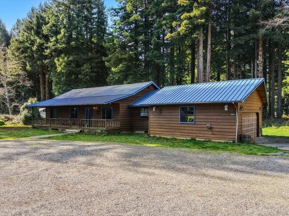 5600 Lake Earl Dr, Crescent City, CA 95531
