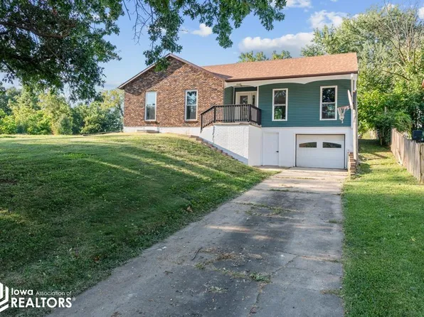 1109 W Van Buren St, Centerville, IA 52544