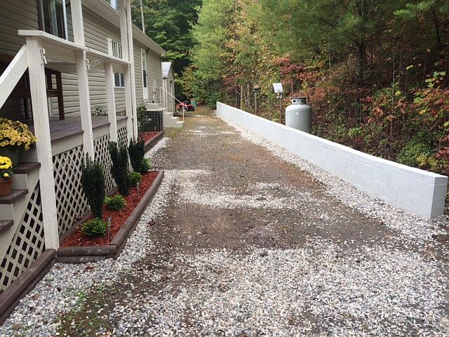 2nd image of 141 Walnut Ln