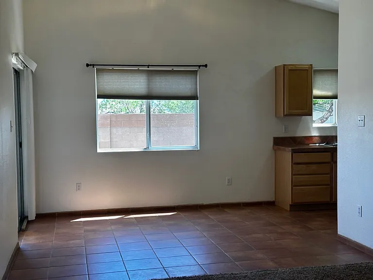 504 Leeward Dr NW — Photo 6
