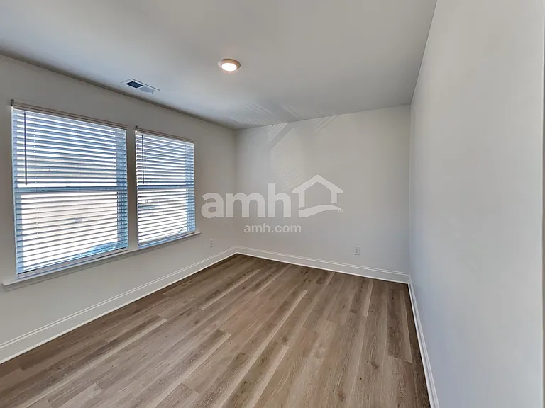 1039 Highland Walk — Photo 31