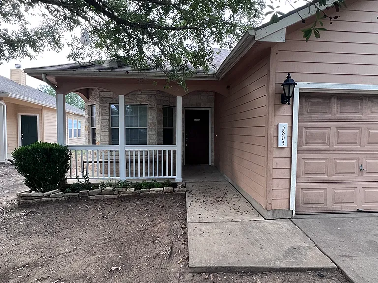 3805 Bronco Bend Loop — Photo 17
