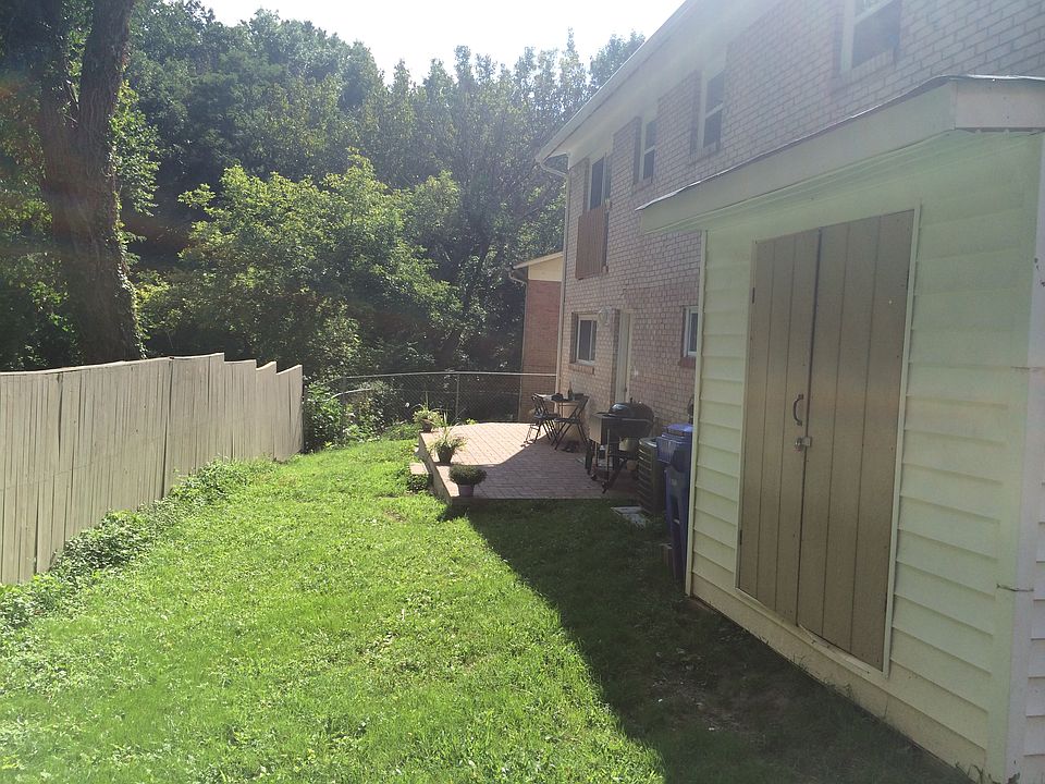 2nd image of 825 Malibu Dr