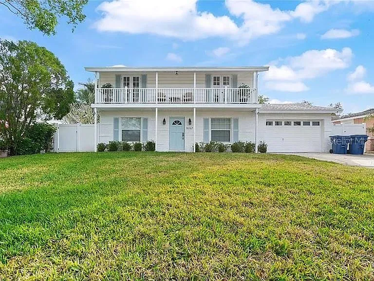 4 bed, 2.0 bath, 1440 sqft, $4,400 — Photo 1