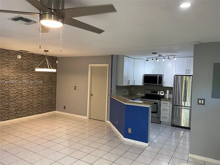 16387 Water Way #16387 — Photo 5
