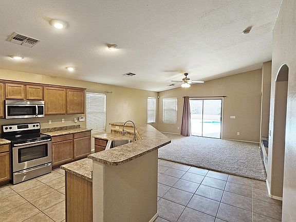5th image of 42163 W Santa Fe St