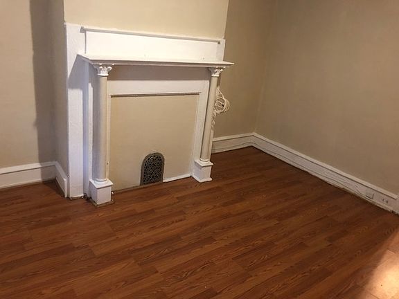 3rd image of 6327 N Woodstock St APT 1