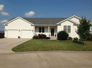 903 Lillian Ct, Jerseyville, IL 62052