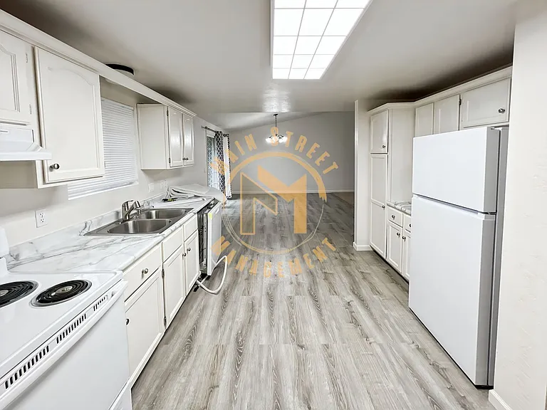 466 S Good Hope Rd — Photo 4