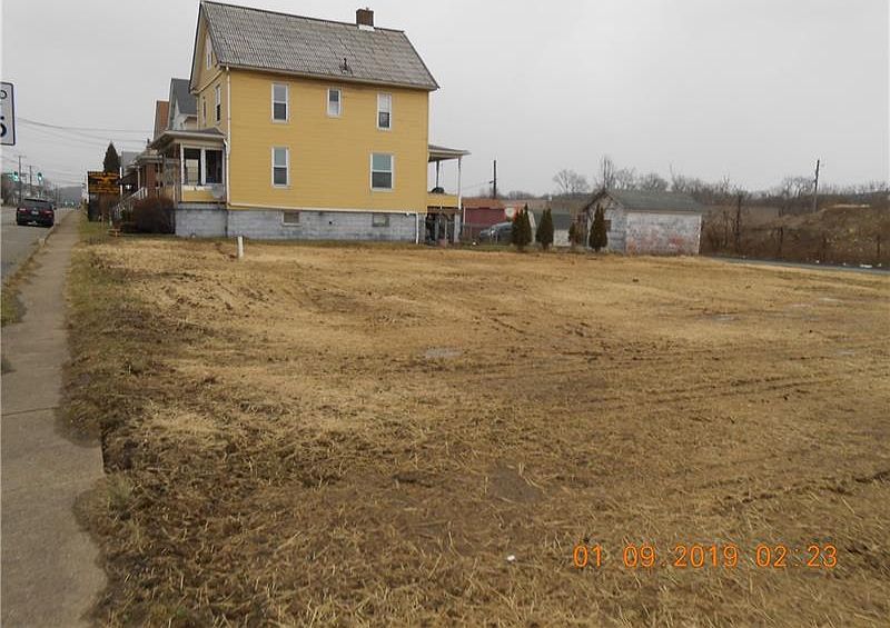 1st image of 220 S 3rd St