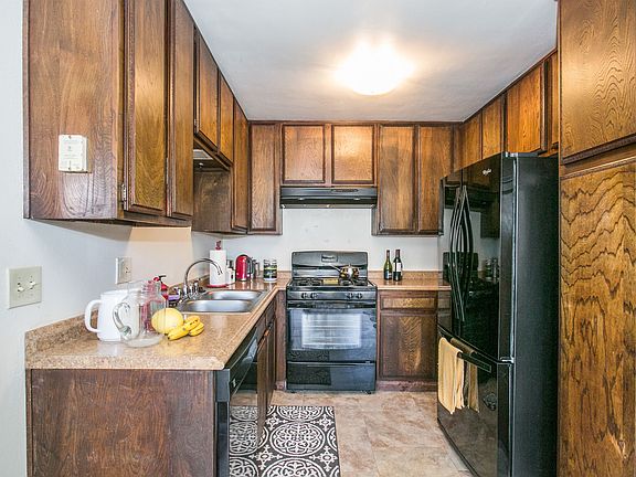 5th image of 56 W Elliot St APT 57