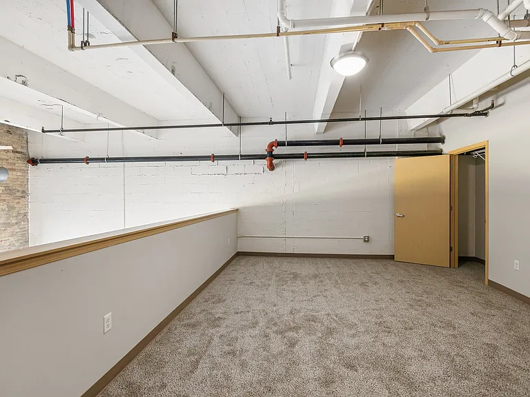 Blue Ribbon Lofts — Photo 5