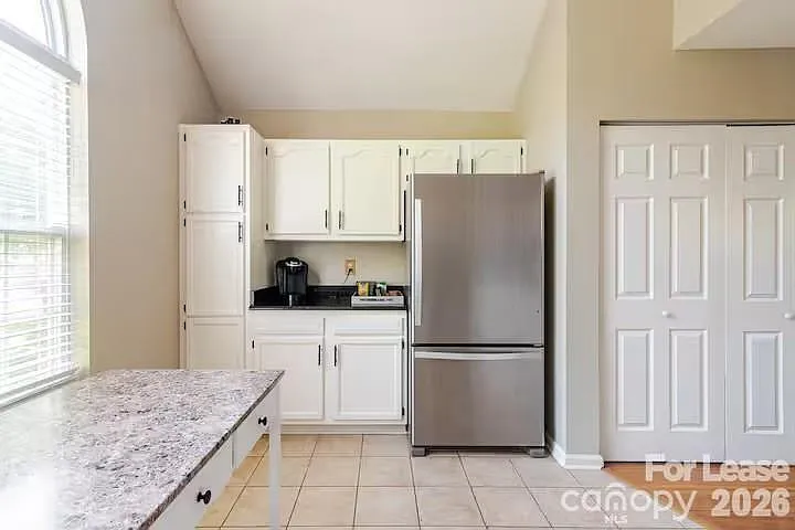 8263 Southgate Commons Dr — Photo 6