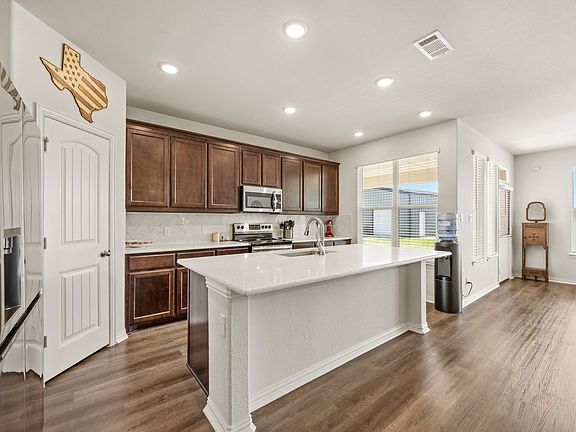 4th image of 120 Croft Ct