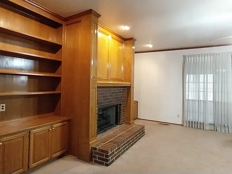 441 Cactus Rd — Photo 9