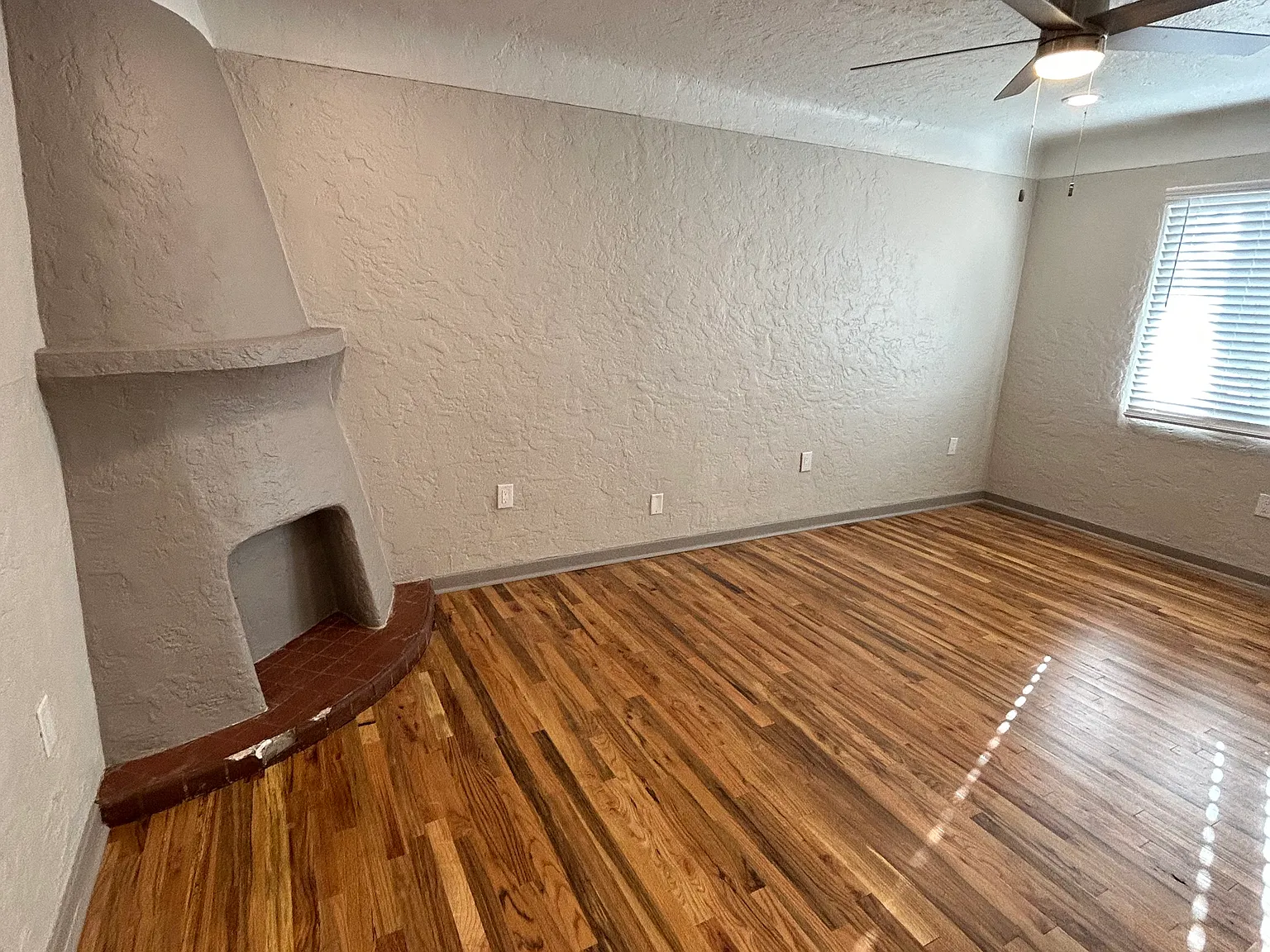 2 bed, 850 sqft, $1,695 — Photo 4