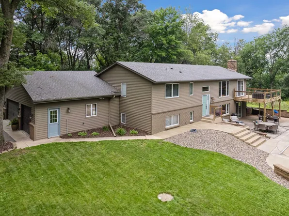 424 Park Ln, Hudson, WI 54016